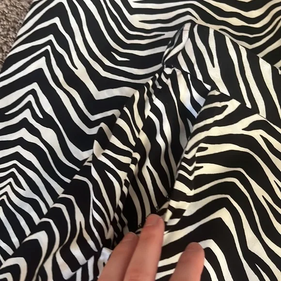 NWOT Vince camuto animal print pant - Picture 6 of 7